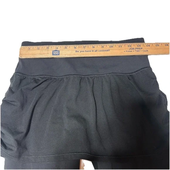 Athleta Medium Black Elation 2-in-1 High Rise Crop Capri Skirted Leggings - Picture 3 of 6